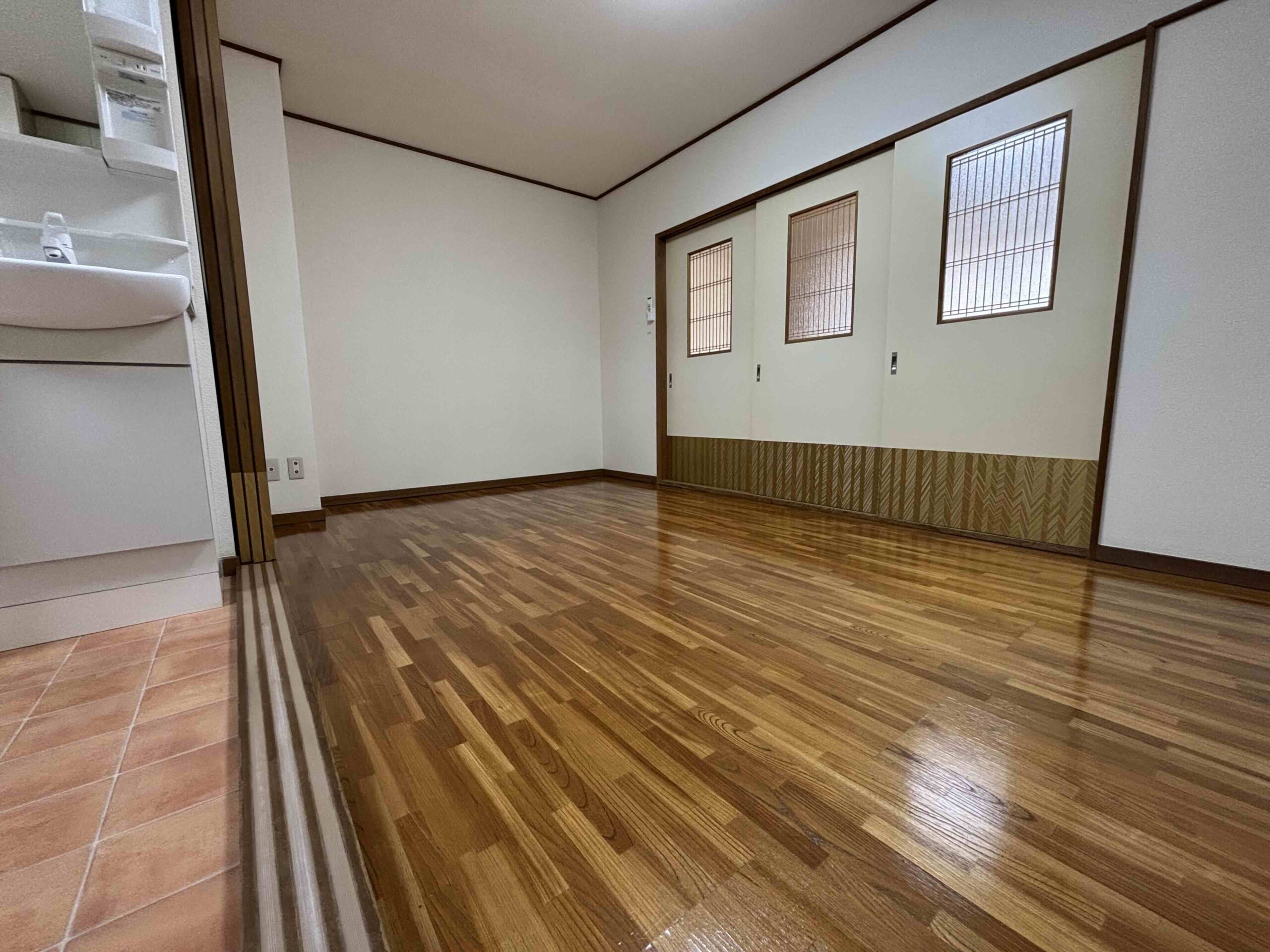 居室（扉しめ）